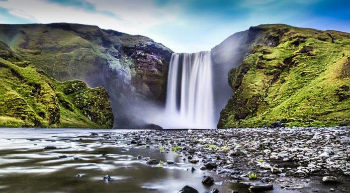 Overnight stays of foreign tourists is increasing everywhere in Iceland