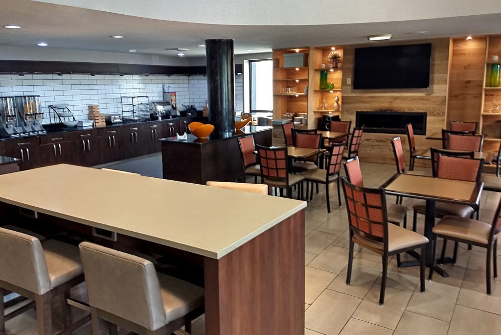 COUNTRY INN & SUITES BY RADISSON OPENS REFRESHED HOTEL NEAR THE INDIANAPOLIS MOTOR SPEEDWAY