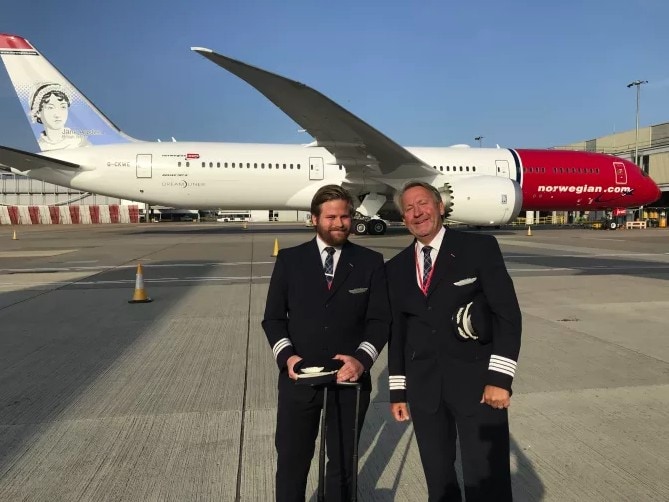 Norwegian’s father and son pilots fly the Dreamliner to New York ahead of Father's Day Norwegian’s father and son pilots fly the Dreamliner to New York ahead of Father's Day