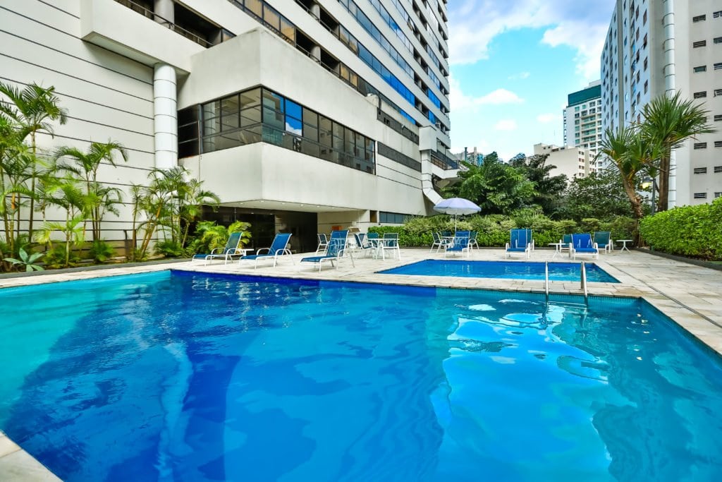 Radisson Paulista pool