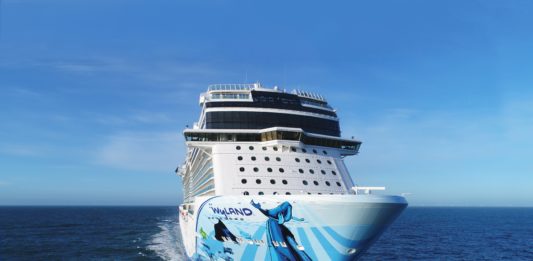 Norwegian Bliss Becomes Largest Passenger Ship to Traverse Panama Canal During Her Inaugural Tour