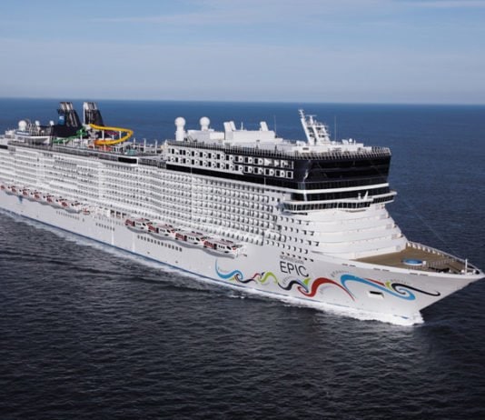 Norwegian Cruise Line celebrates top cruise honour at World Travel Awards in Athens