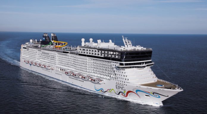 Norwegian Cruise Line celebrates top cruise honour at World Travel Awards in Athens Norwegian Cruise Line celebrates top cruise honour at World Travel Awards in Athens