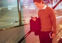 Face detection customer service chatbot a targeted display wall – Here’s how AI is used at Helsinki Airport